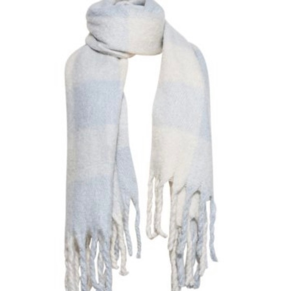 Steve Madden 2pc Scarf & Hat Set - Picture 3 of 3